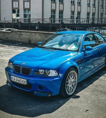 Легенда 2000-х: в Киеве засветился очень редкий заряженный спорткар BMW 