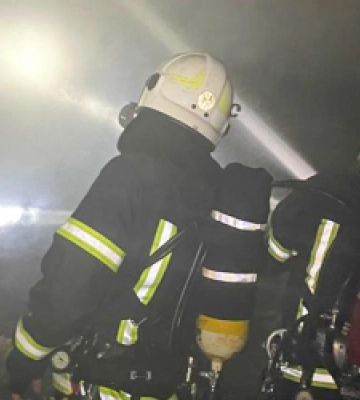 У Червоноградському районі вночі загорілася будівля