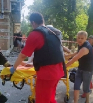 Ворог поцілив у дві багатоповерхівки в Нікополі