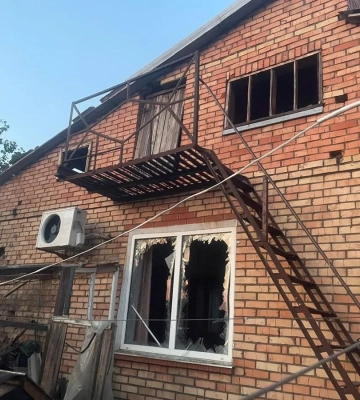 Атаки на Дніпропетровщину: збито 6 дронів та ракету, пошкоджено будівлі