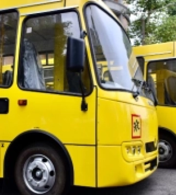 Чотири громади Миколаївщини отримали шкільні автобуси