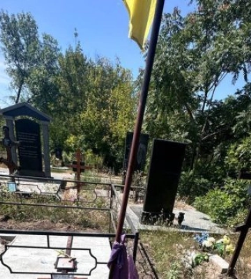У Дніпрі невідомі підпалили автомобіль ВАЗ