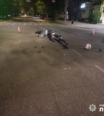 Одеські поліцейські встановлюють обставини ДТП з тяжким травмуванням мотоцикліста