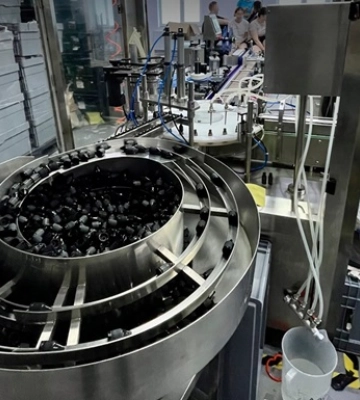 Вилучено продукції на 365 млн грн: на Київщини викрили підпільний цех з виготовлення рідини для електронних сигарет