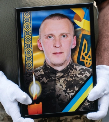 В Ужгороді попрощалися з полеглим захисником Олександром Безегою