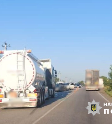 Аварія на трасі Одеса-Рені: травмувались шестеро людей, серед них – три дитини