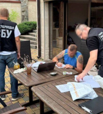 В організації схеми мільйонних розкрадань на закупівлі військового спорядження підозрюють двох посадовців Одеської міськради