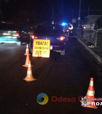 В Одесі водійка авто «Mazda» збила двох 16-річних хлопців
