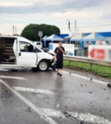 На трасі біля Рівного - ДТП із трьома авто: є потерпілі