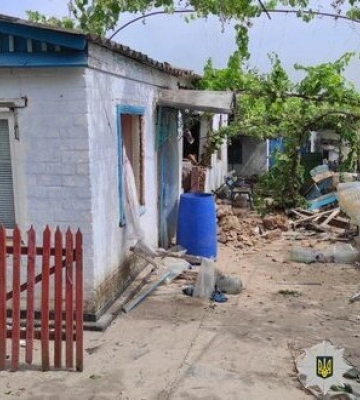 Унаслідок обстрілу передмістя Херсона постраждала жінка