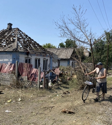 Потеряли жилье, но не остались без помощи. Как в Покровске ликвидируют последствия ракетных обстрелов