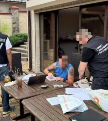 В Одесі викрили двох посадовців міськради на розкраданні під час закупівель оборонної продукції