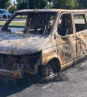 У Києві невідомі спалили авто для евакуації поранених 3-ї Окремої штурмової бригади ЗСУ. ФОТО