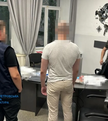 Трьом посадовцям Дніпровської міськради повідомлено про підозру через мільйонні збитки під час ремонту укриттів