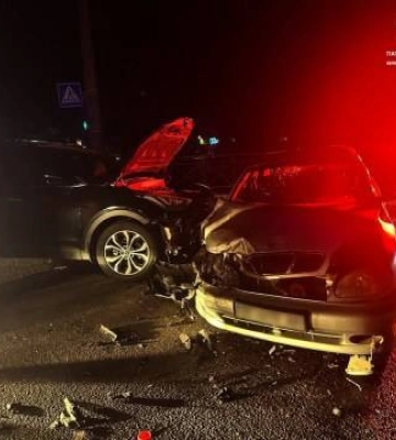В Миколаєві водій Hyundai виїхав на перехрестя на червоний сигнал світлофора і зіткнувся з Daewoo