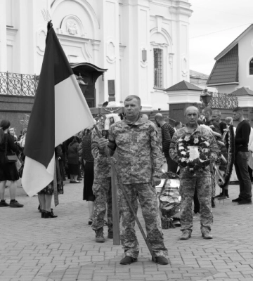 Поповнив лави Небесного Легіону: у Луцьку попрощалися із Героєм Михайлом Кузьмою