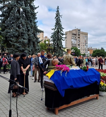 У громаді на Волині попрощалися з Героєм Ігорем Зайцем