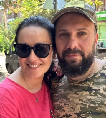 "Довгоочікувані обійми": Соломія Вітвіцька відвідала коханого-військового на передовій