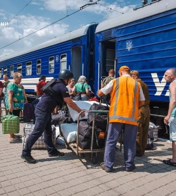 Ще 73 жителів евакуйовано з Покровського району Донеччини. Серед них -21 дитина