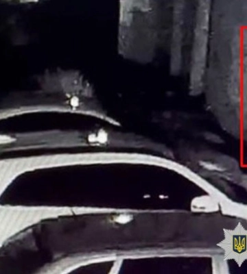 У Києві чоловік з товаришем спалив автомобіль знайомого через особисту образу