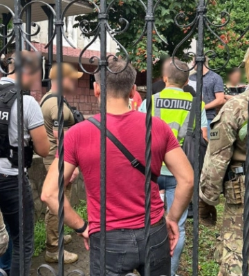 Утримували військових та неповнолітніх: на Хмельниччині викрили псевдореабілітаційний центр