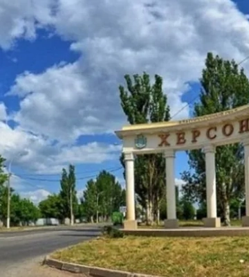 Обстрел пригорода Херсона: погиб мужчина, ранена женщина