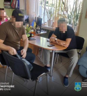 Виїзд чоловіків за кордон: НАБУ і САП повідомили про нові підозри