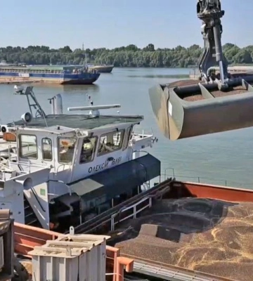«Нібулон» і УДП відправили перший баржевий караван до Констанци