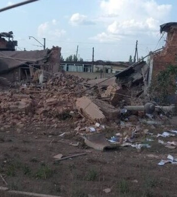 Унаслідок російського обстрілу зруйновано адмінбудівлю &quot;Укрзалізниці&quot; в Лимані. ФОТО