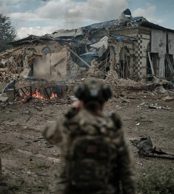 &quot;росіяни рівняють місто з землею&quot;: ведучі &quot;Станція Краматорськ&quot; показали Торецьк