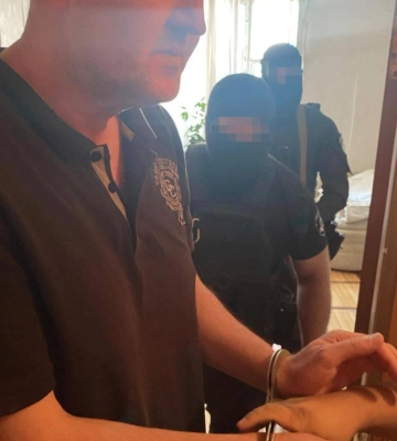 Черкаська СБУ показала депутата від опзж у наручниках (ФОТО)