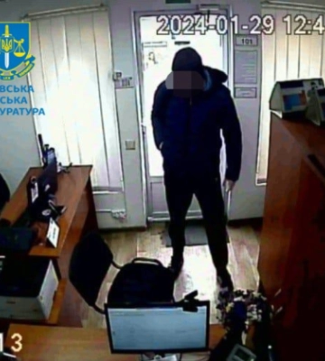 В Киеве мужчина с ножом совершал нападения на кредитные учреждения: он приговорен к 8 годам тюрьмы