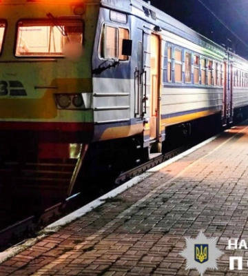 На Київщині під колесами потягу загинув чоловік