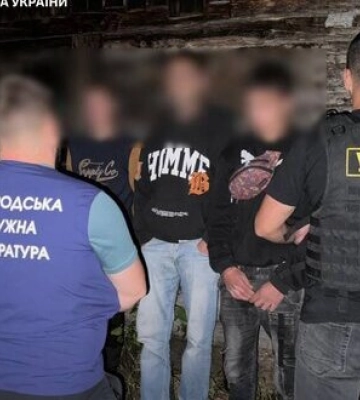 На Закарпатті правоохоронці ліквідували канал незаконного переправлення громадян до Румунії