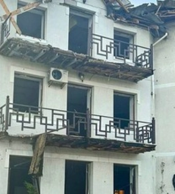 Появились фото Пономарева после покушения и последствий удара по его дому