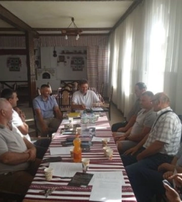 Обговорено підходи модернізації пасік карпатських бджіл