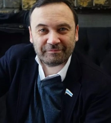 У будинок російського опозиціонера Пономарьова під Києвом влучив дрон: політик отримав численні поранення. Фото