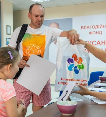 Мамай витратив близько 2,6 млн грн на шкільні набори для першокласників