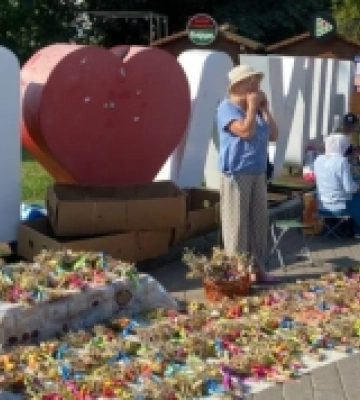 Святили мед, мак і трави: як у Луцьку вперше відсвяткували Маковія 1 серпня. ФОТО