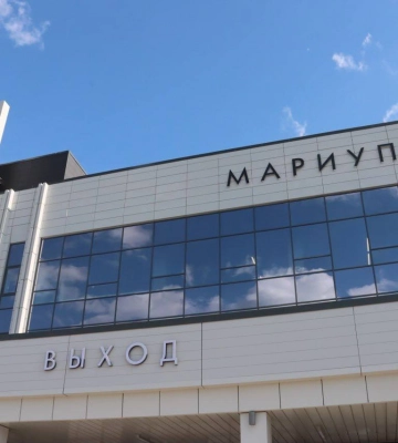 Оккупанты открыли вокзал в захваченном Мариуполе, уничтожив уникальную мозаику (фото, видео)