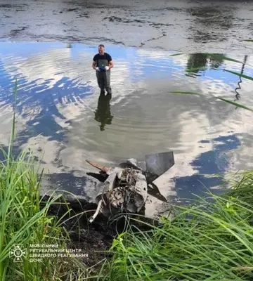 В одному з київських ставків рятувальники виявили залишки російської ракети Х-101
