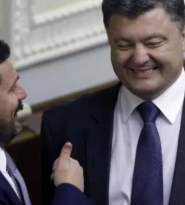 Порошенко не препятствовал Деркачу в координировании агентурной сети в Украине в обмен на ведение бизнеса в РФ, - блогер