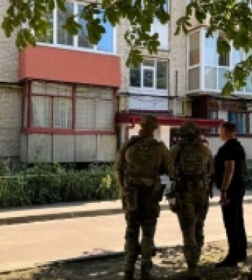 Затримали 39-річного лучанина, який пістолетом погрожував патрульним та працівникам ТЦК