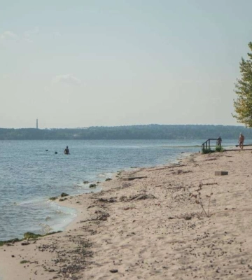 Результати невтішні: у Дніпрі перевірили якість води у річці