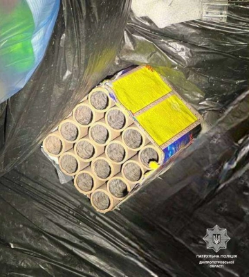 У Дніпрі затримали чоловіків, які вночі запустили феєрверк