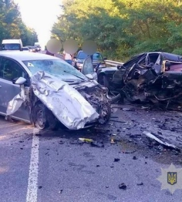 У зіткненні легковиків на Вінниччині загинули водійки автомобілів 