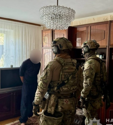 У Луцьку затримали чоловіка, який погрожував пістолетом патрульним і працівникам ТЦК та СП