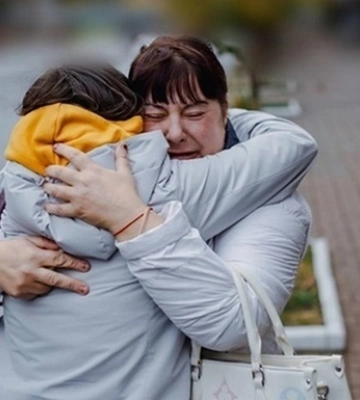 Україна повернула з окупації жінку з двома дітьми