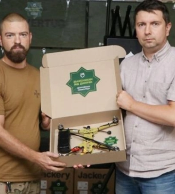 Дніпро передав 14 РЕБів «КВЕРТУС» модифікації KRAKEN U, а ще сотню FPV-дронів та 11 зарядних станцій