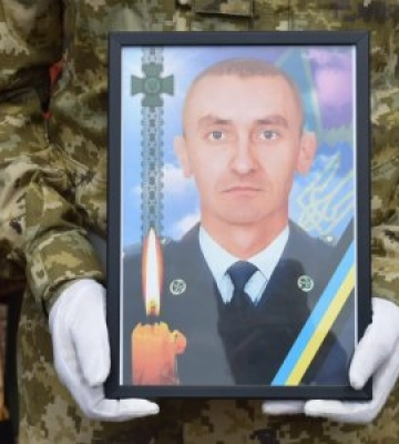 Військовослужбовці Чопського прикордонного загону провели в останню путь свого побратима